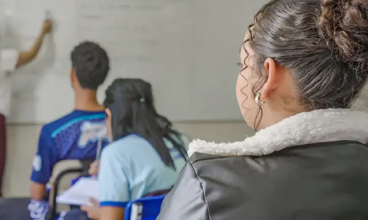 Gravidez reduz oportunidades e autonomia de meninas, mostra pesquisa