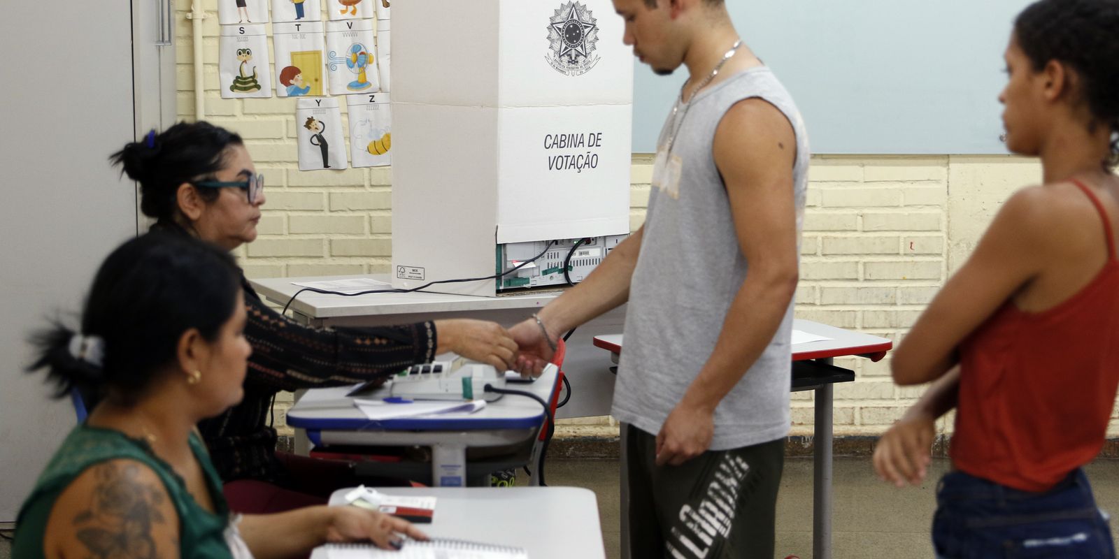 Com envelhecimento da população, eleitorado jovem recua 22% em 16 anos